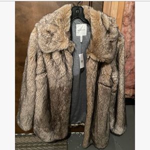 Avec Les Filles fur coat